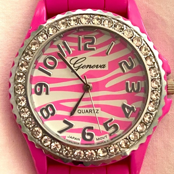 💥Geneva silicone watch - Picture 1 of 4